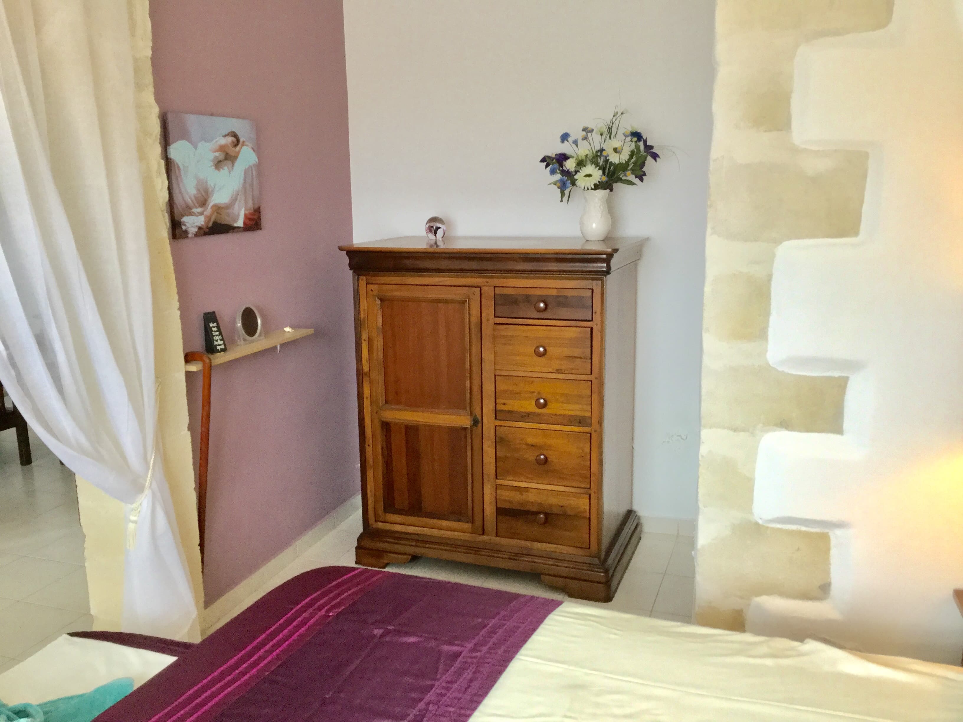 Storage in main bed area